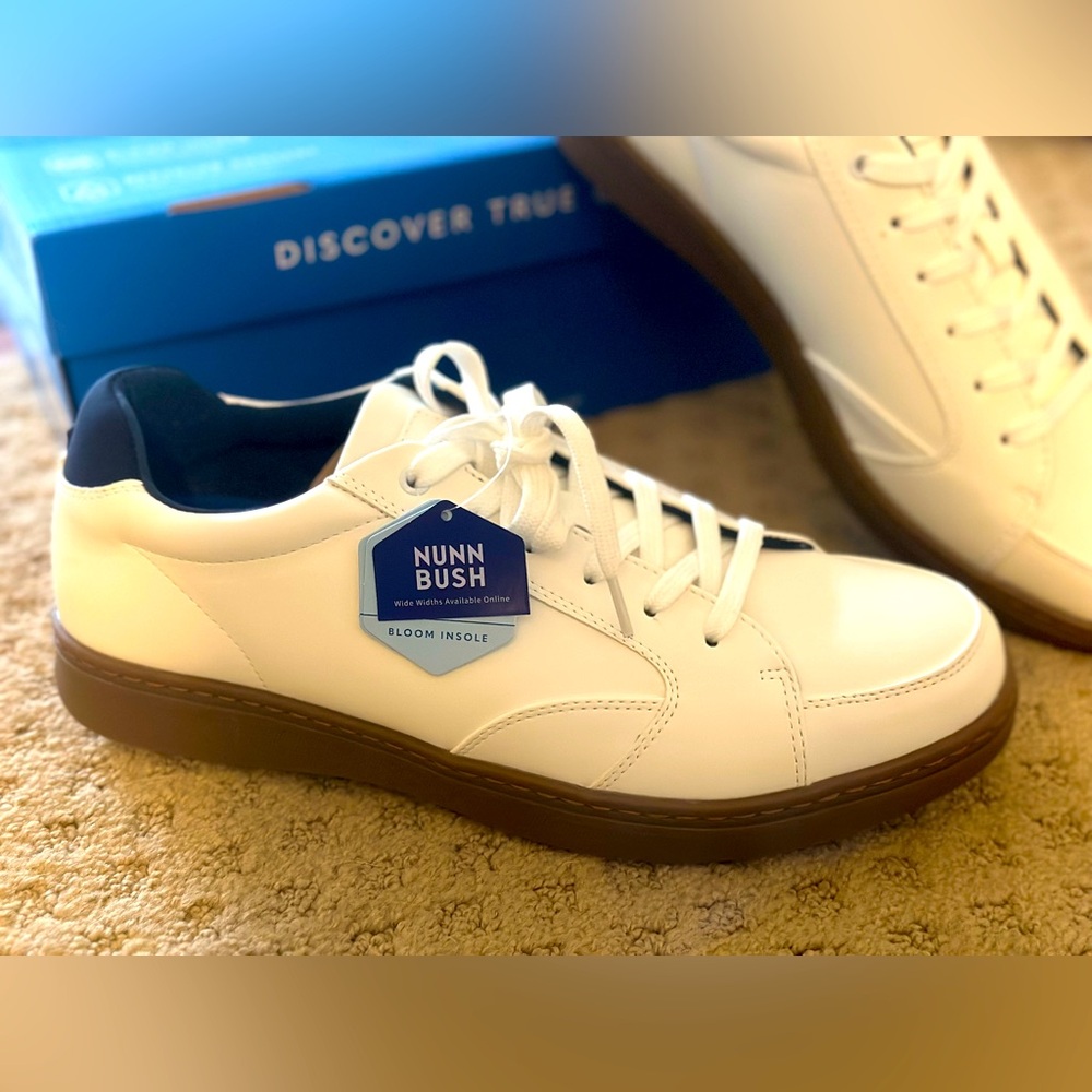 NUNN BUSH Men’s size 10 shoe- White NWT